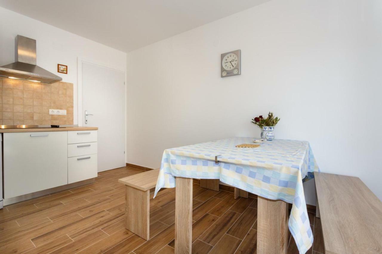 Ferienwohnung Sonja Krk Town Exterior foto